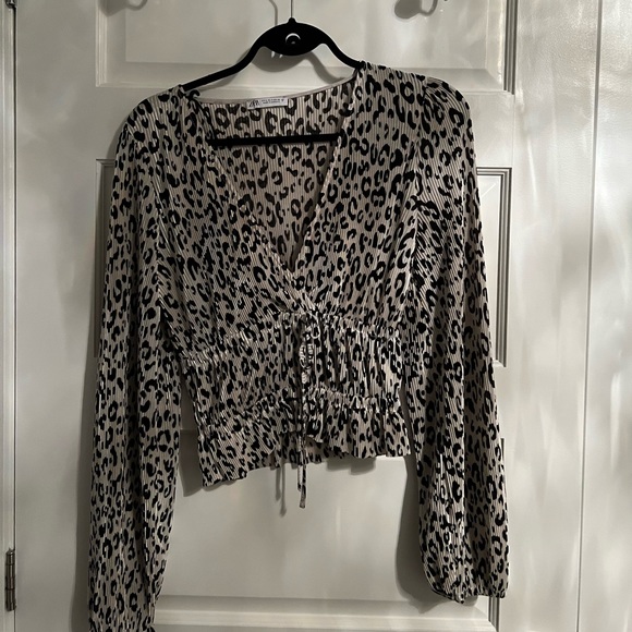 ZARA ANIMAL PATTERN BLOUSE - Picture 1 of 2
